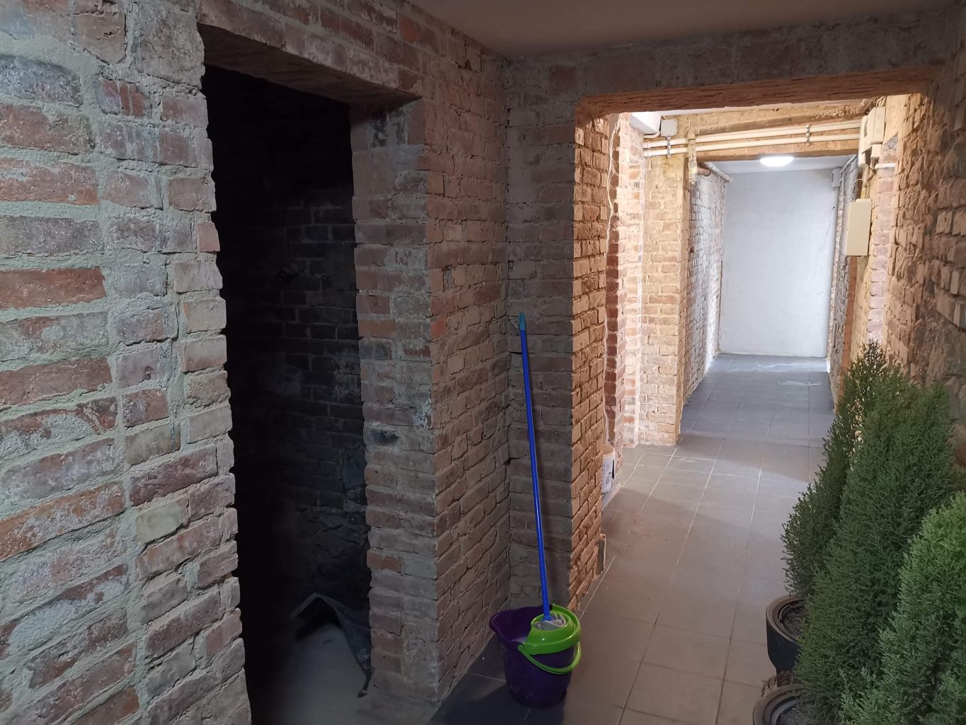 Remont lokali biurowych A obróbka oscieżnicy