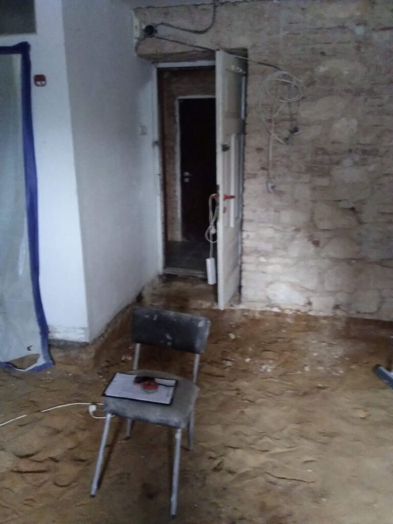 Remont lokali biurowych C przygotowanie podłoża pod wylewki