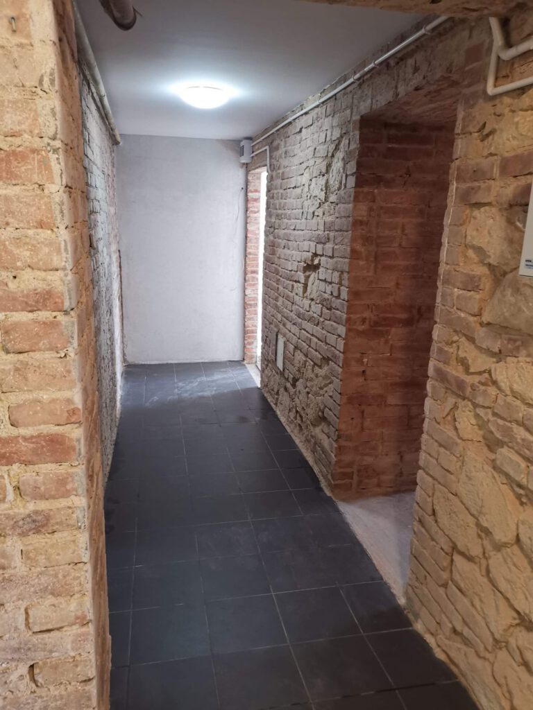 Remont lokali biurowych D1 poszerzenie otworów drzwiowych