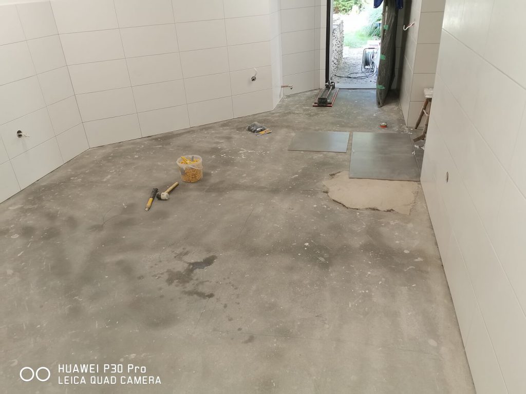 ukladanie plytek