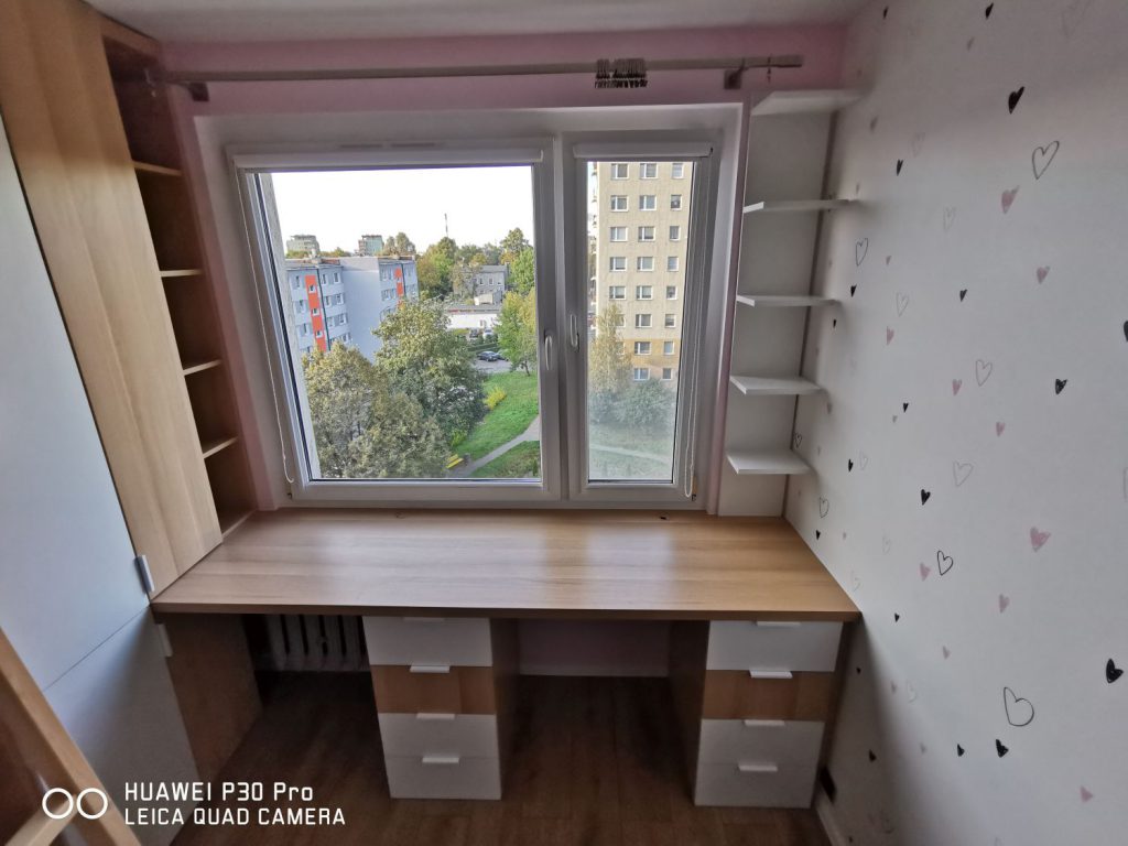 zabudowa meblowa pokoiku dzieciecego