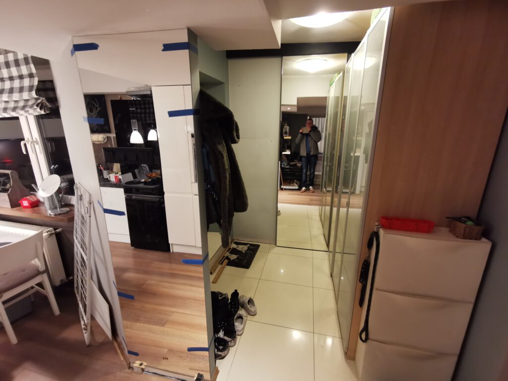 Drzwi przesuwne z spowalniaczami