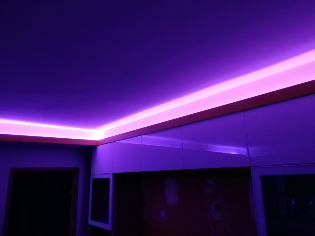 OSWIETLENIE MI LIGHT 1