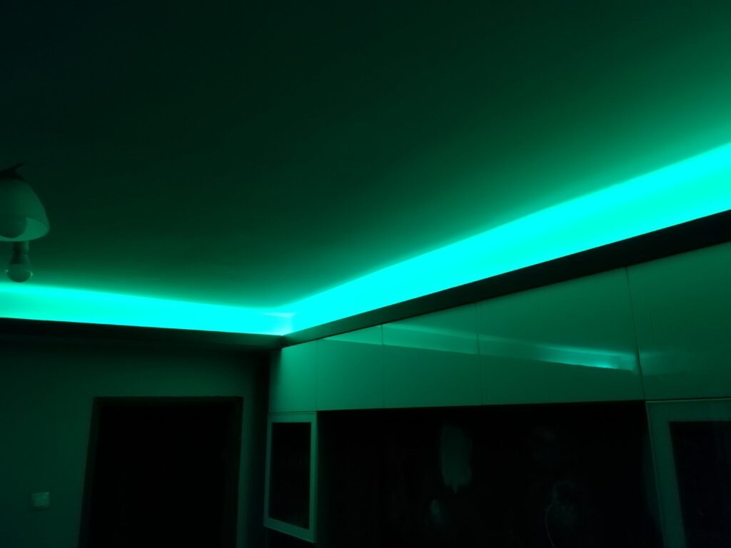 OSWIETLENIE MI LIGHT