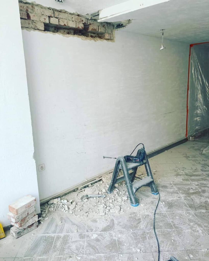 wstawienie nadproży żelbetonowych